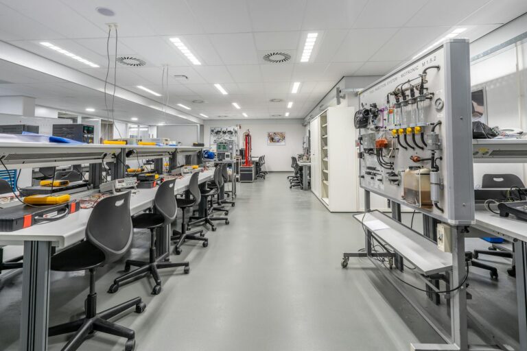 Electronics Testing Studies — $100-$400 to Test New Gadgets Before Release - Featured image