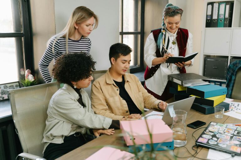 How to Do Focus Groups While Working Full-Time — Evening and Weekend Options - Featured image
