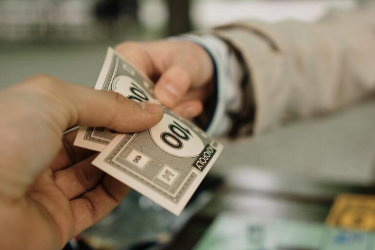 How to Negotiate Higher Pay for Expert Focus Groups — Yes, You Can Ask - Featured image