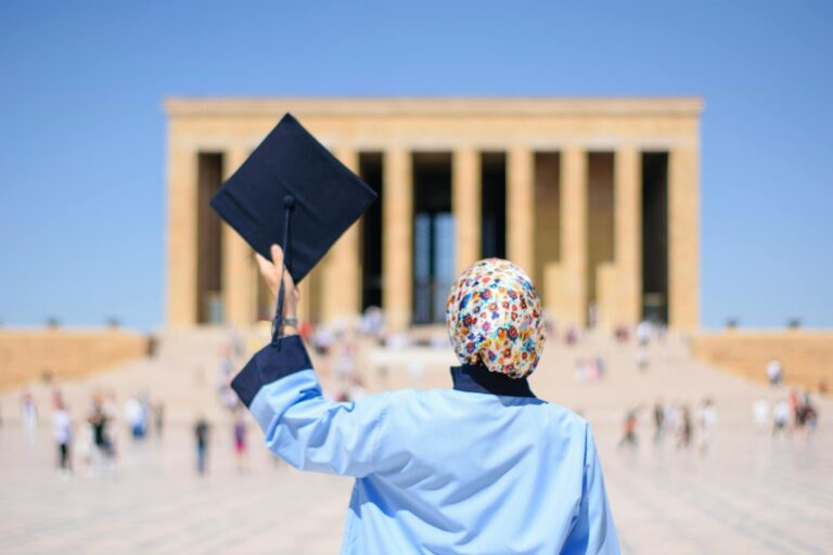 Prolific vs. MTurk vs. CloudResearch — Academic Study Platforms Ranked - Featured image