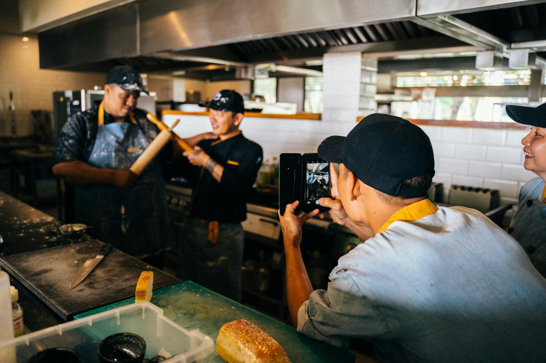 Finding Restaurant Worker Focus Groups—Where to Search and How Applications Work