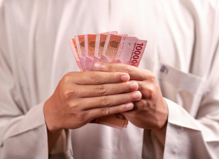 Focus Groups for People Earning Over $100K — $200-$500 Luxury Brand Studies - Featured image
