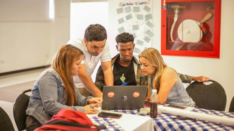 Focus Groups in El Paso Paying $75-$200 — Bilingual Studies Pay Premium - Featured image